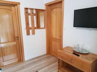 Гостевой дом Casa Andra Слэник-Молдова Двухместный номер с 1 кроватью и собственной ванной комнатой-15